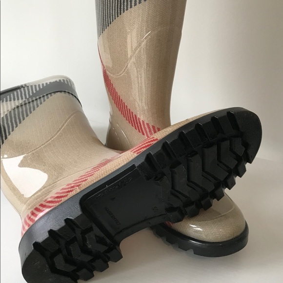 Burberry rain boots - Picture 3 of 4